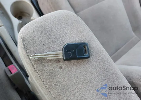 2000 Mitsubishi Montero Sport Ls/Xls from USA, damaged, VIN JA4LS31H2YP009180